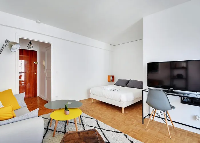 2p Champs De Mars - La Motte Picquet